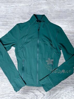Lululemon Cropped Define Jacket NWT Marina